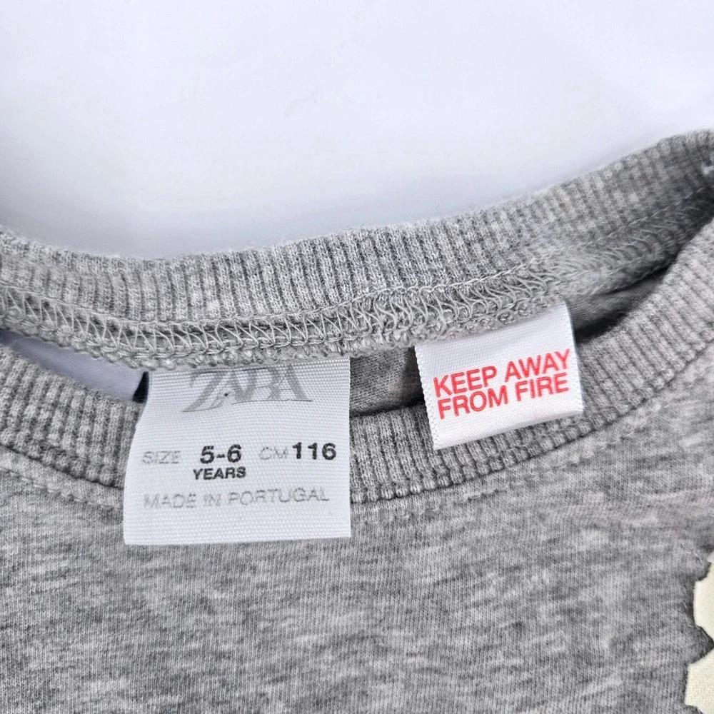 Zara Kids Bluey Family‎ Postage Stamp Flocked Grey Graphic T-Shirt Size 5-6Y